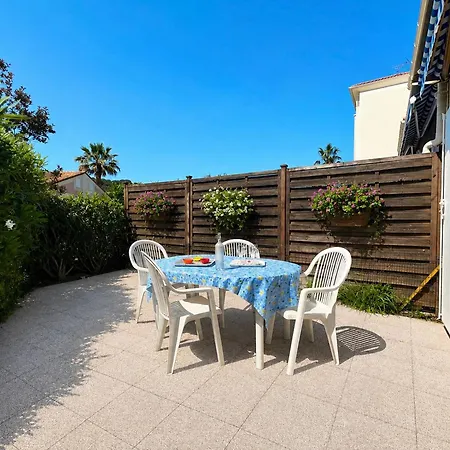 Mazet Avec Piscine, Parking - 4 Pers. - Fr-1-251-947 * Le Lavandou