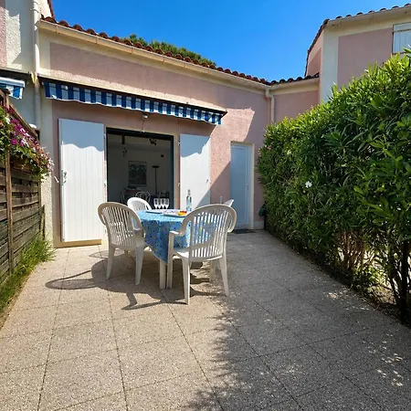 Mazet Avec Piscine, Parking - 4 Pers. - Fr-1-251-947 Le Lavandou